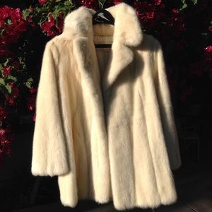 White Vintage Gartenhaus Mink Coat